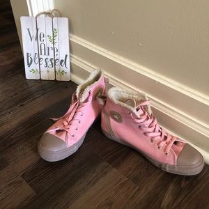 Winter Converse. Baby pink.